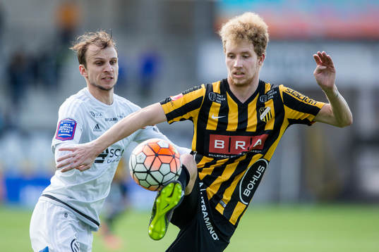 Häckens Samuel Gustafson före Sundsvalls Lars Christian