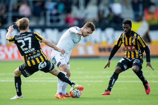 Sundsvalls Shaeptim Hasani mot Häckens Joel Andersson och