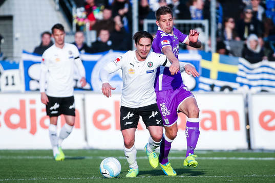 Örebros Nordin Gerzic och IFK Göteborgs Mikael Boman