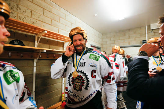 Frölundas Joel Lundqvist  firar
