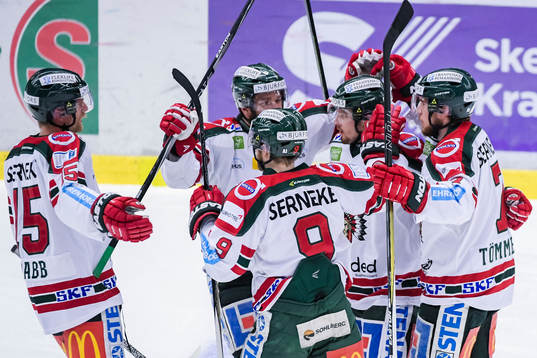 Frölundas spelare jublar