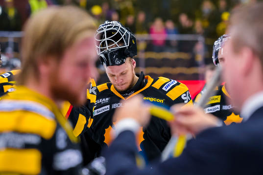 Skellefteås målvakt Johan Backlund deppar