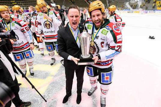 Frölundas tränare Roger Rönnberg och Joel Lundqvist