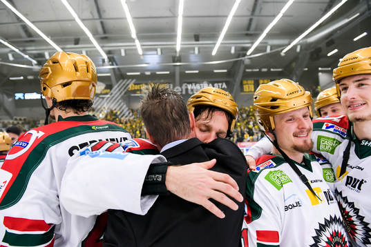 Frölundas tränare Roger Rönnberg och Joel Lundqvist
