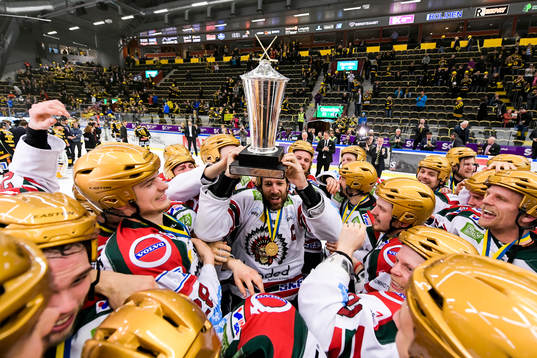 Bläddra bland fler bilder av Ishockey, SHL, final 5, Skellefteå - Frölunda