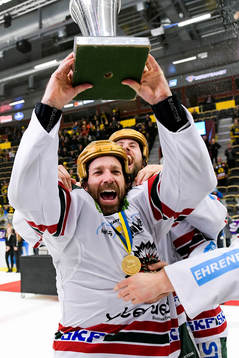 Frölundas Joel Lundqvist  jublar