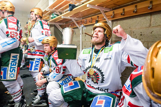 Frölundas spelare jublar