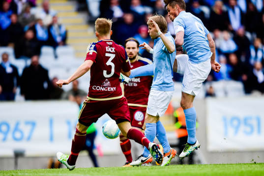 Malmö FFs Oscar Lewicki och Markus Rosenberg med missad
