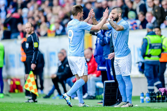 Byte mellan Malmö FFs Markus Rosenberg och Guillermo Molins