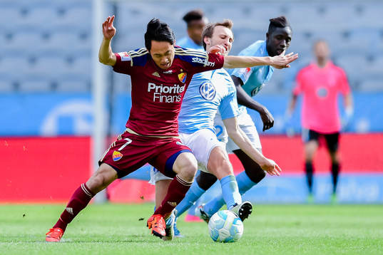Djurgårdens Seon-Min Moon och Malmö FFs Magnus Wolff