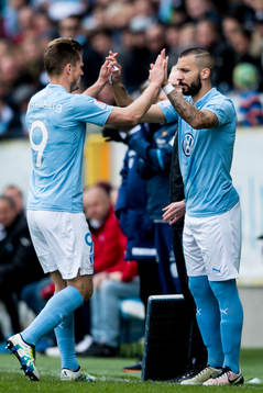 Malmö FFs Markus Rosenberg byts ut till förmån för