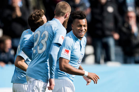 Malmö FFs Felipe Carvalho jublar ihop med Jo Inge Berget