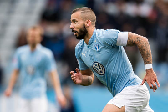 Malmö FFs Guillermo Molins med kaptensbindeln