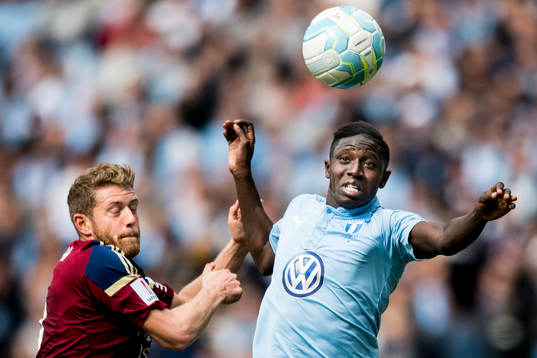Djurgårdens Stefan Karlsson och Malmö FFs Pa Konate