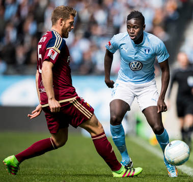 Djurgårdens Stefan Karlsson och Malmö FFs Pa Konate