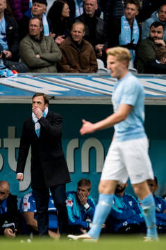Malmö FFs tränare Allan Kuhn och i förgrunden Franz