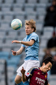 Malmö FFs Oscar Lewicki och Djurgårdens Seon-Min Moon