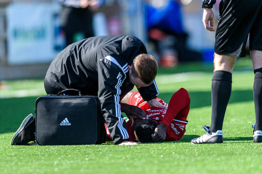 s Tetteh Komey får behandling