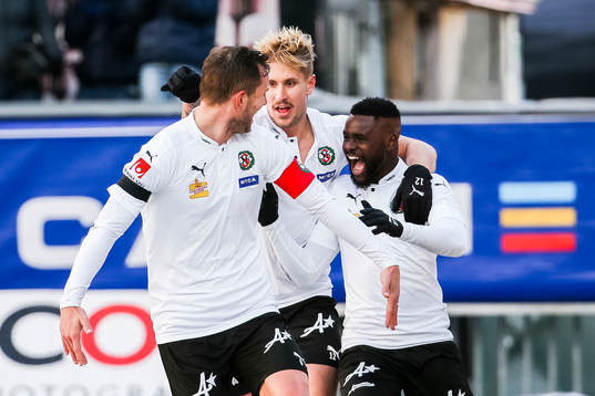 Örebros Maic Sema jublar