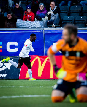 Örebros Maic Sema gör 2-2 och IFK Göteborgs målvakt
