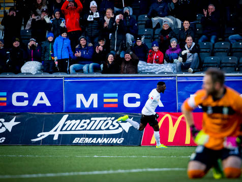 Örebros Maic Sema gör 2-2 och IFK Göteborgs målvakt