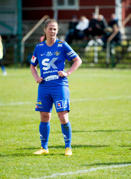 Sunnanås Olivia Holm  fotbollsmatchen i Elitettan mellan