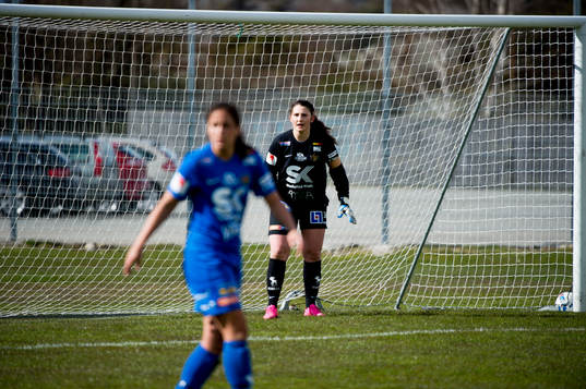 Sunnanås målvakt Lovisa Koss  fotbollsmatchen i Elitettan