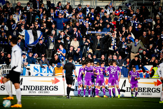 IFK Göteborgs Sören Rieks gör 1-2 och jublar framför