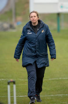 Sunnanås ass tränare Alexandra Nilsson fotbollsmatchen i