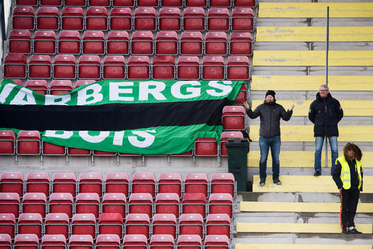 Två Varbergs-supportrar