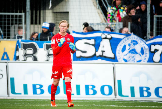 Örebros målvakt Jacob Rinne jublar