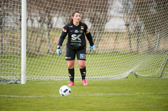 Sunnanås målvakt Lovisa Koss  fotbollsmatchen i Elitettan