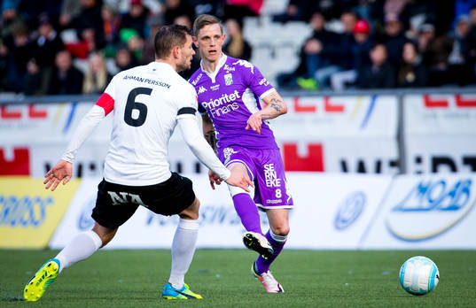 Örebros Robert Åhman Persson och IFK Göteborgs Sören