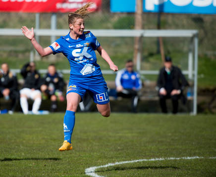 Sunnanås Olivia Holm  fotbollsmatchen i Elitettan mellan