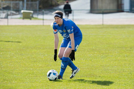 Ashley Nicol fotbollsmatchen i elitettan mellan Hovås