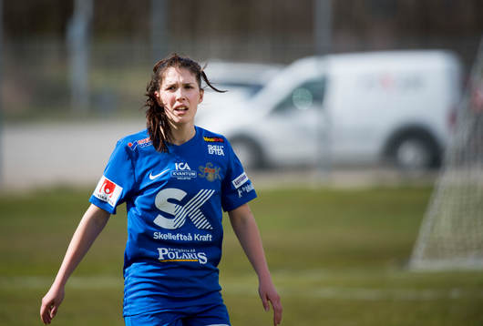 Sunnanås Stina Hedlund fotbollsmatchen i Elitettan mellan