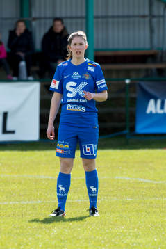 Sunnanås Stina Hedlund  fotbollsmatchen i Elitettan mellan