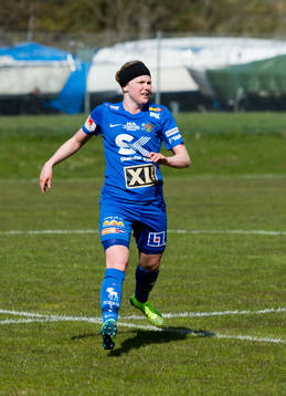 Sunnanås Lina Finnholm fotbollsmatchen i Elitettan mellan