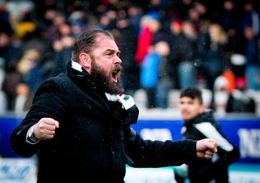 Örebros tränare Alexander Axén jublar