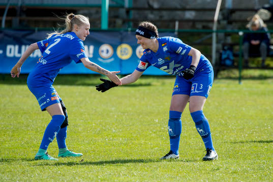 Sunnanås Jessica Sikström och Ashley Nicol