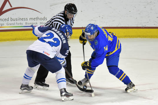 Finlands Aapeli Räsänen och Sveriges Erik Brännström