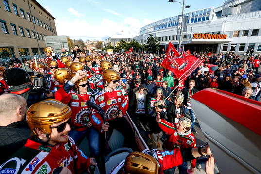 Frölunda spelarna utanför Scandinavium