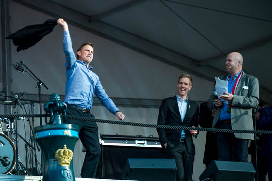 Frölundas tränare Roger Rönnberg jublar