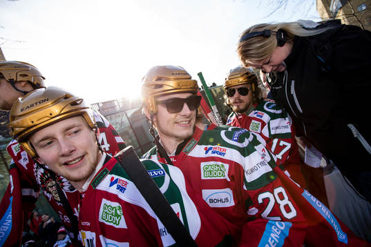 Frölundas Johan Sundström (mitten) och Sebastian