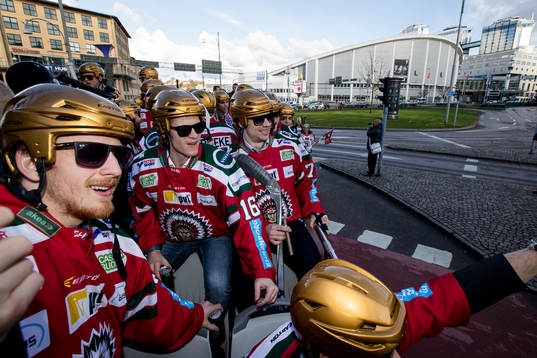 Frölunda på guldbussen, fr.v. Pontus Widerström, Anton