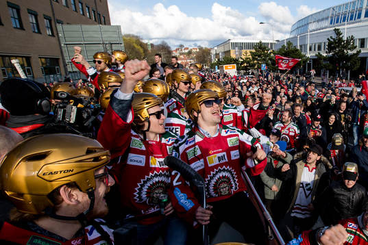 Frölunda på guldbussen, fr.v. Pontus Widerström, Anton