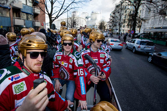 Frölunda på guldbussen, fr.v. Pontus Widerström, Anton