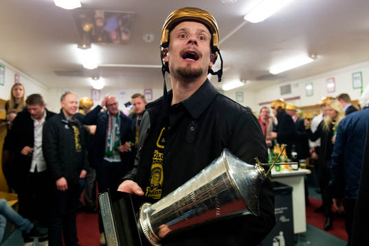 Nicklas Lasu med bucklan