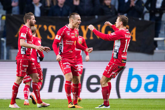 Elfsborgs Viktor Prodell jublar mot Viktor Claesson