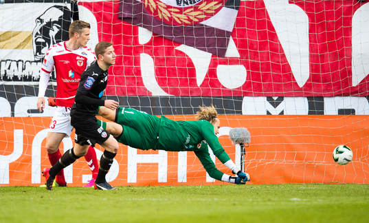 Helsingborgs Darijan Bojanić gör 1-1 målet